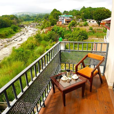Aachman River And Valley View Resort Dharamshala - A Riverside Resort With Balcony View Exterior photo