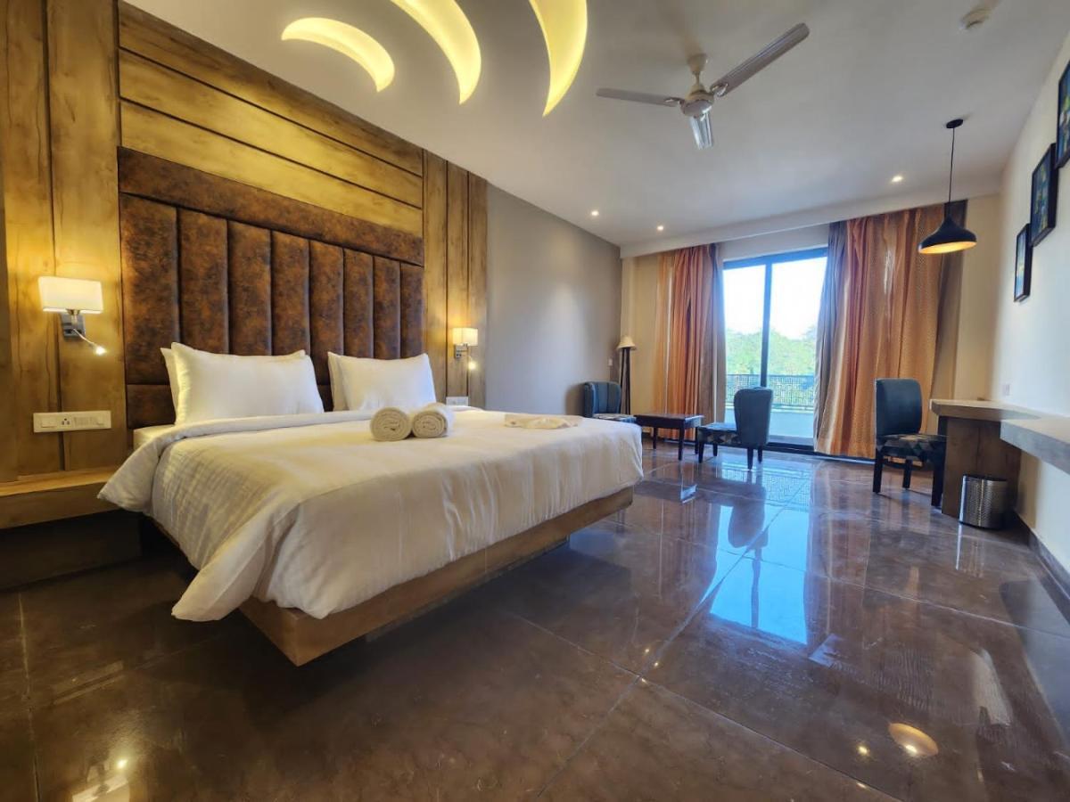 Aachman River And Valley View Resort Dharamshala - A Riverside Resort With Balcony View Exterior photo