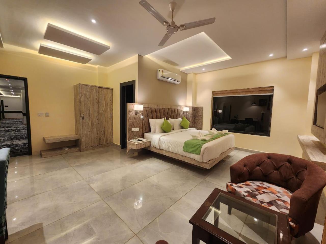 Aachman River And Valley View Resort Dharamshala - A Riverside Resort With Balcony View Exterior photo